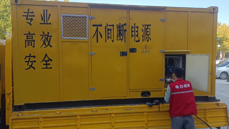 丰台柴油发电机组和UPS电源配合使用时，如何避免切换过程中的电力中断？