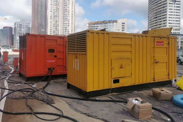 丰台压力测试时，发电机组的燃油系统需要达到多少压力？